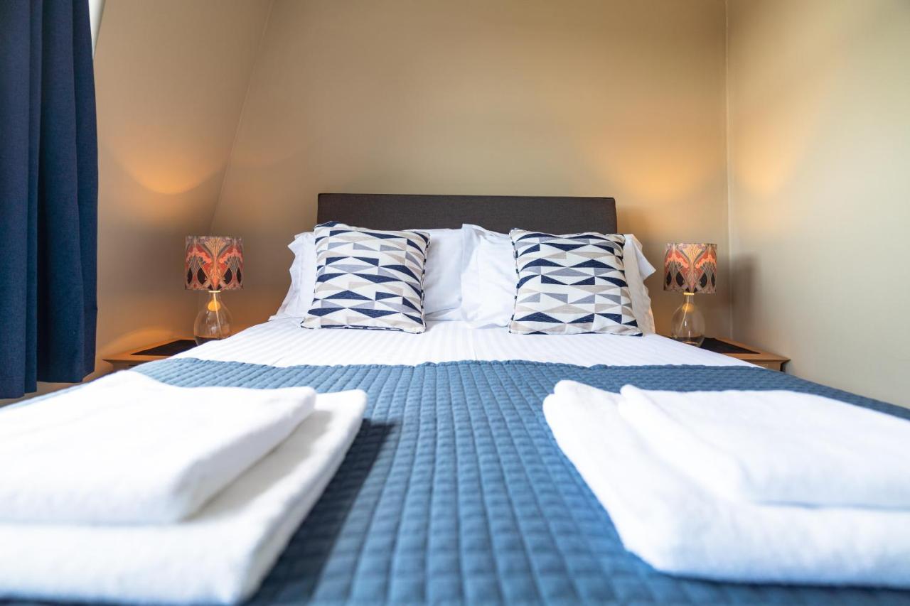 Sleepy Puffin Guest House Тенбі Екстер'єр фото