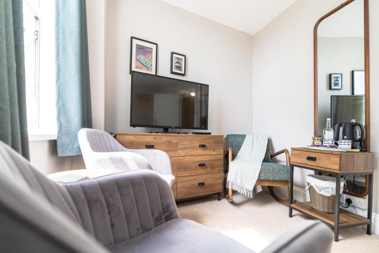 Sleepy Puffin Guest House Тенбі Екстер'єр фото