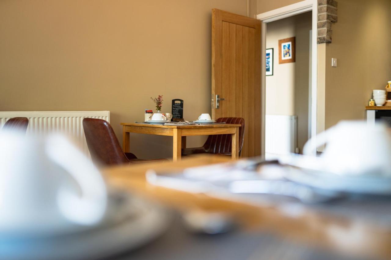 Sleepy Puffin Guest House Тенбі Екстер'єр фото